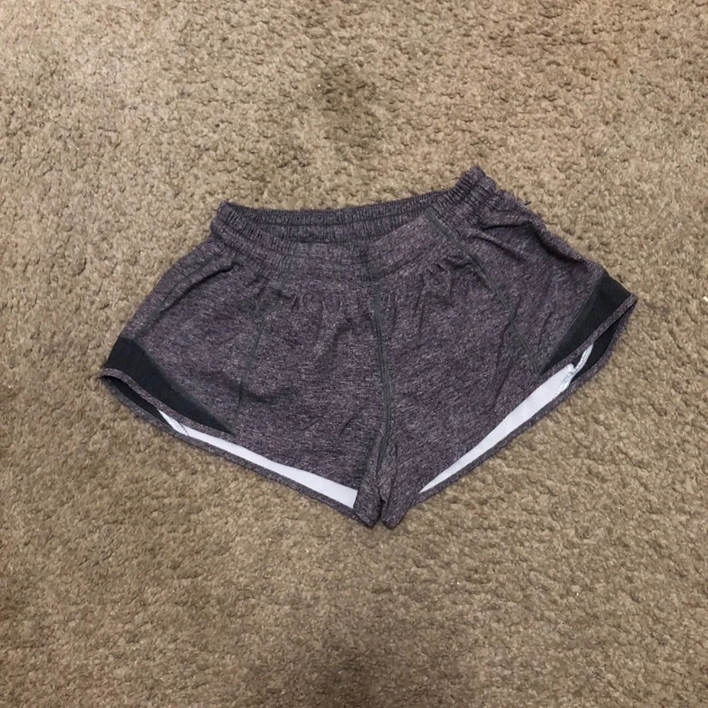 lululemon athletica Heathered Gray Running Shorts Size 6